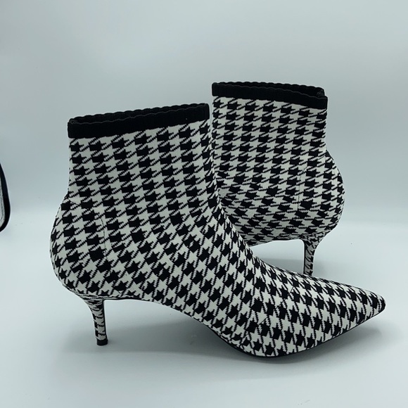 Charles David Houndstooth Bootie - Picture 1 of 7